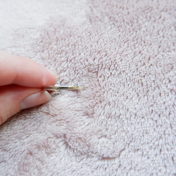 SPENCE 0.22 DIAMOND PROMISE/ENGAGEMENT RING - Picture 7 of 9